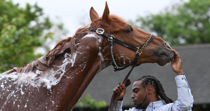 Rich Strike arrives at Belmont Park